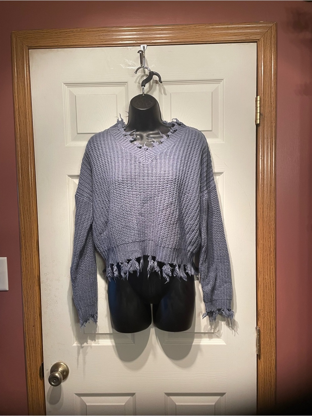 Distressed V‑Neck Cropped Sweater - grey